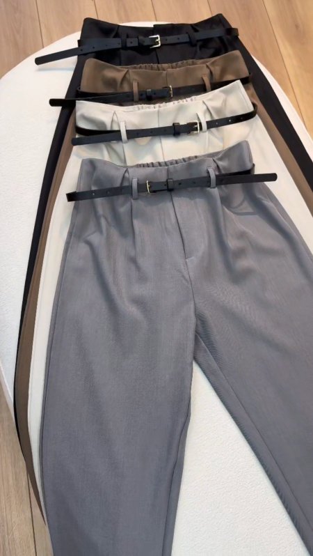 بنطلون قماش مع قشاط