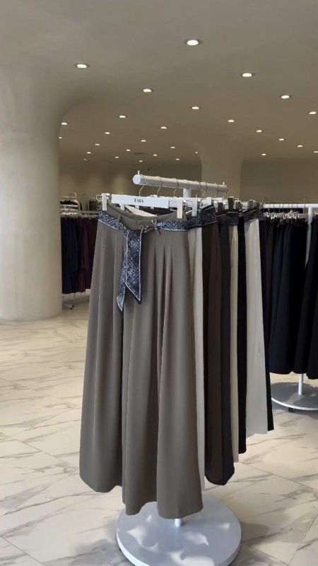 بنطلون مع سكارف